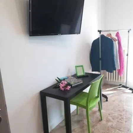 Casa Bacoli A ゲストハウス Pralormo